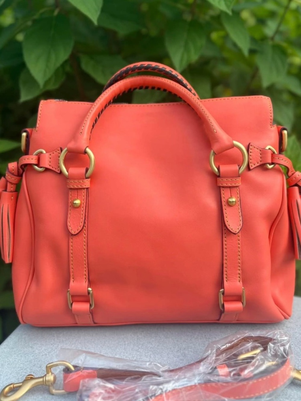 Dooney & Bourke Florentine Satchel in excellent condition - Picture 2 of 4